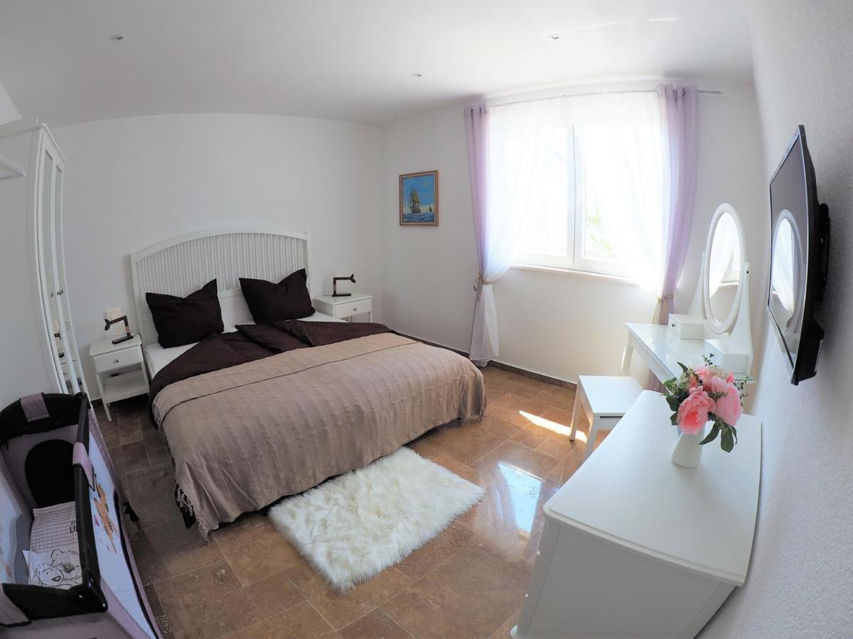 Villa Ludilo Mit 4 Apartments In Poljica - Marina Bei Trogir Split エクステリア 写真