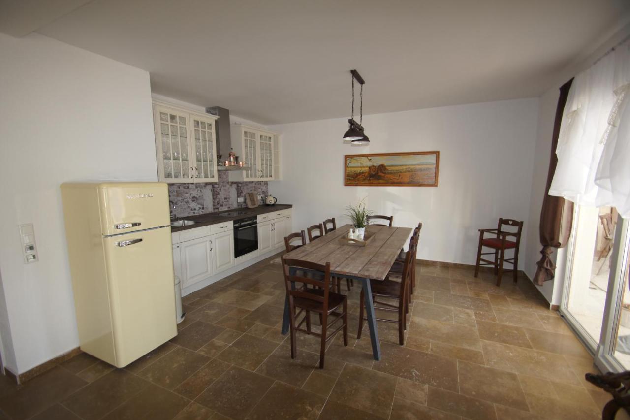 Villa Ludilo Mit 4 Apartments In Poljica - Marina Bei Trogir Split エクステリア 写真