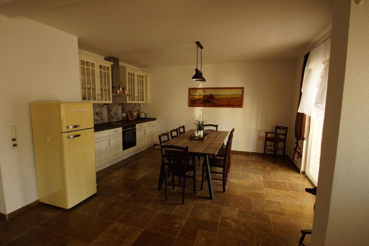 Villa Ludilo Mit 4 Apartments In Poljica - Marina Bei Trogir Split エクステリア 写真