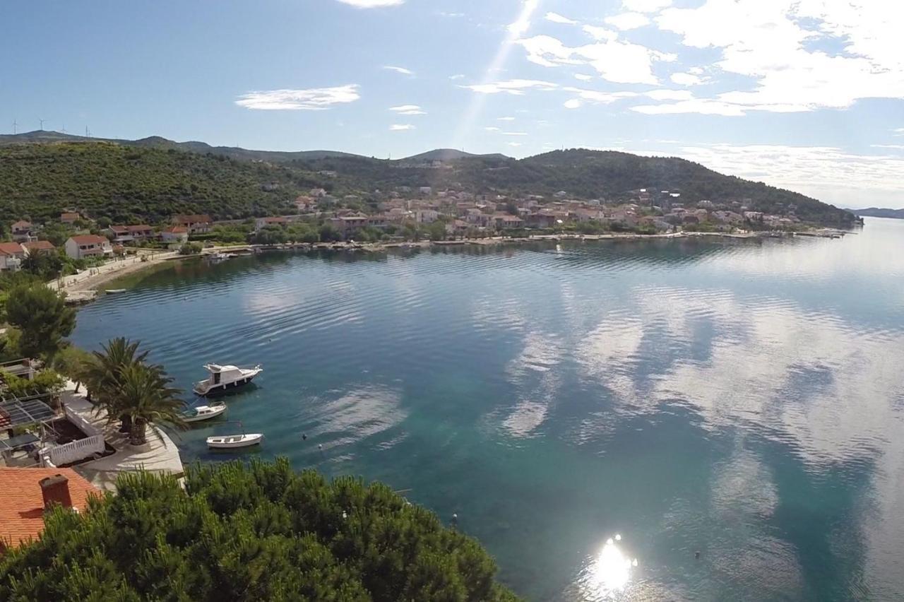 Villa Ludilo Mit 4 Apartments In Poljica - Marina Bei Trogir Split エクステリア 写真