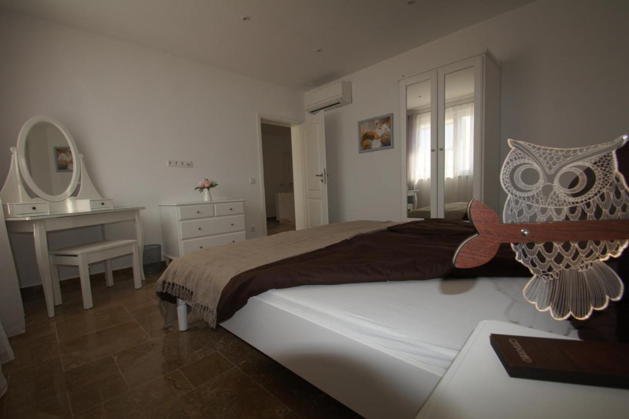 Villa Ludilo Mit 4 Apartments In Poljica - Marina Bei Trogir Split エクステリア 写真
