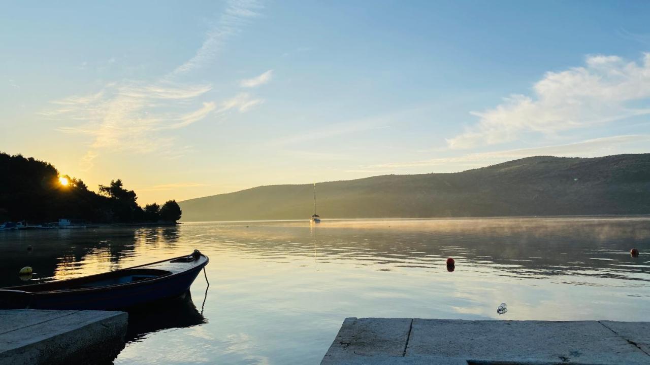 Villa Ludilo Mit 4 Apartments In Poljica - Marina Bei Trogir Split エクステリア 写真