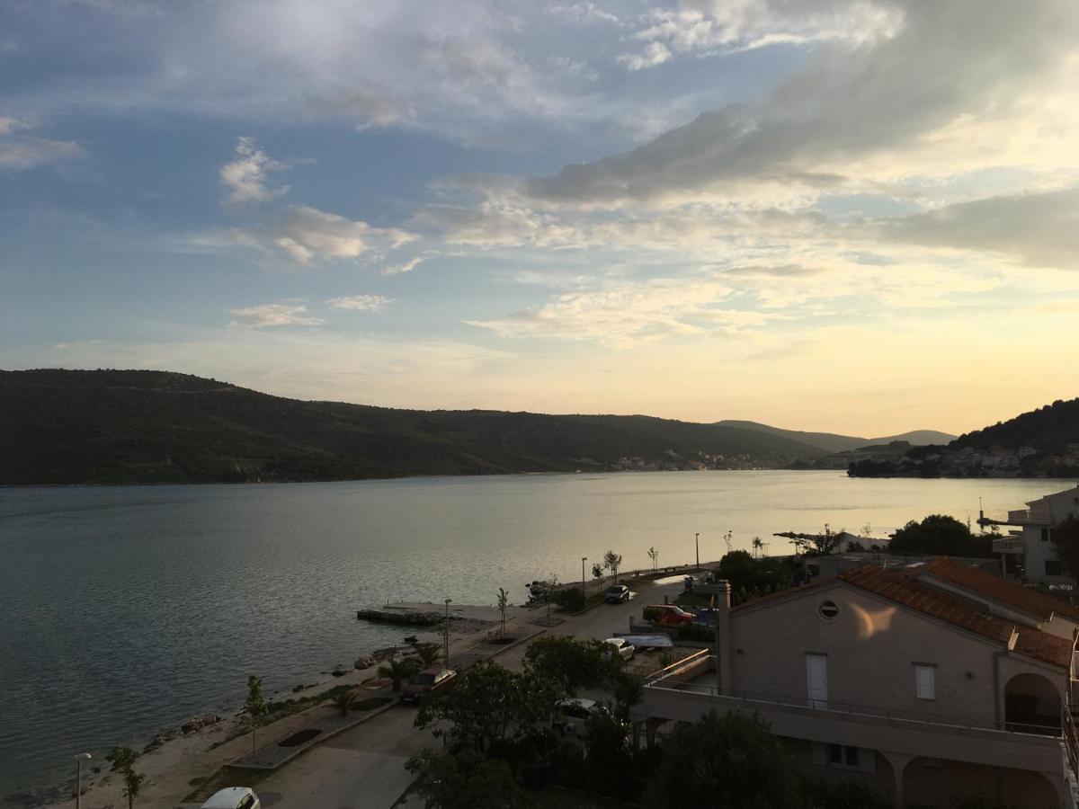 Villa Ludilo Mit 4 Apartments In Poljica - Marina Bei Trogir Split エクステリア 写真