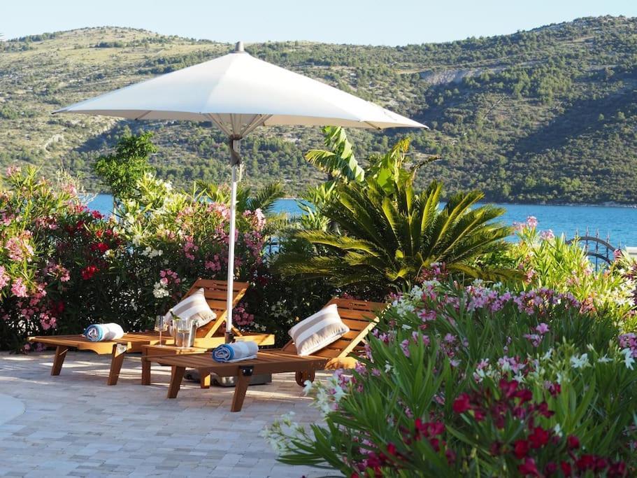 Villa Ludilo Mit 4 Apartments In Poljica - Marina Bei Trogir Split エクステリア 写真