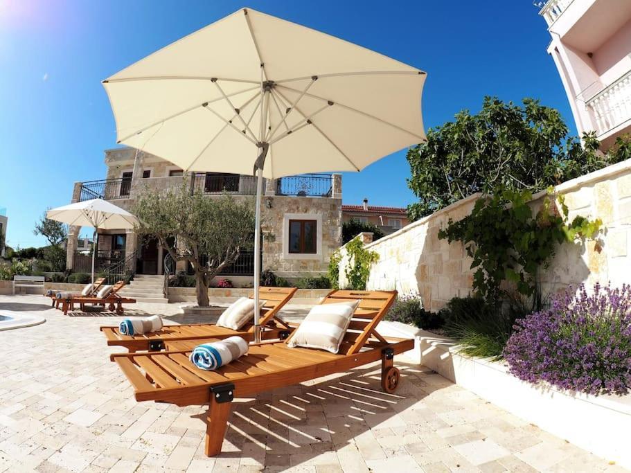 Villa Ludilo Mit 4 Apartments In Poljica - Marina Bei Trogir Split エクステリア 写真