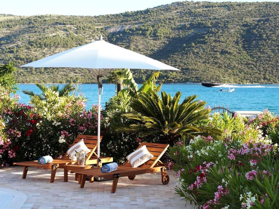 Villa Ludilo Mit 4 Apartments In Poljica - Marina Bei Trogir Split エクステリア 写真