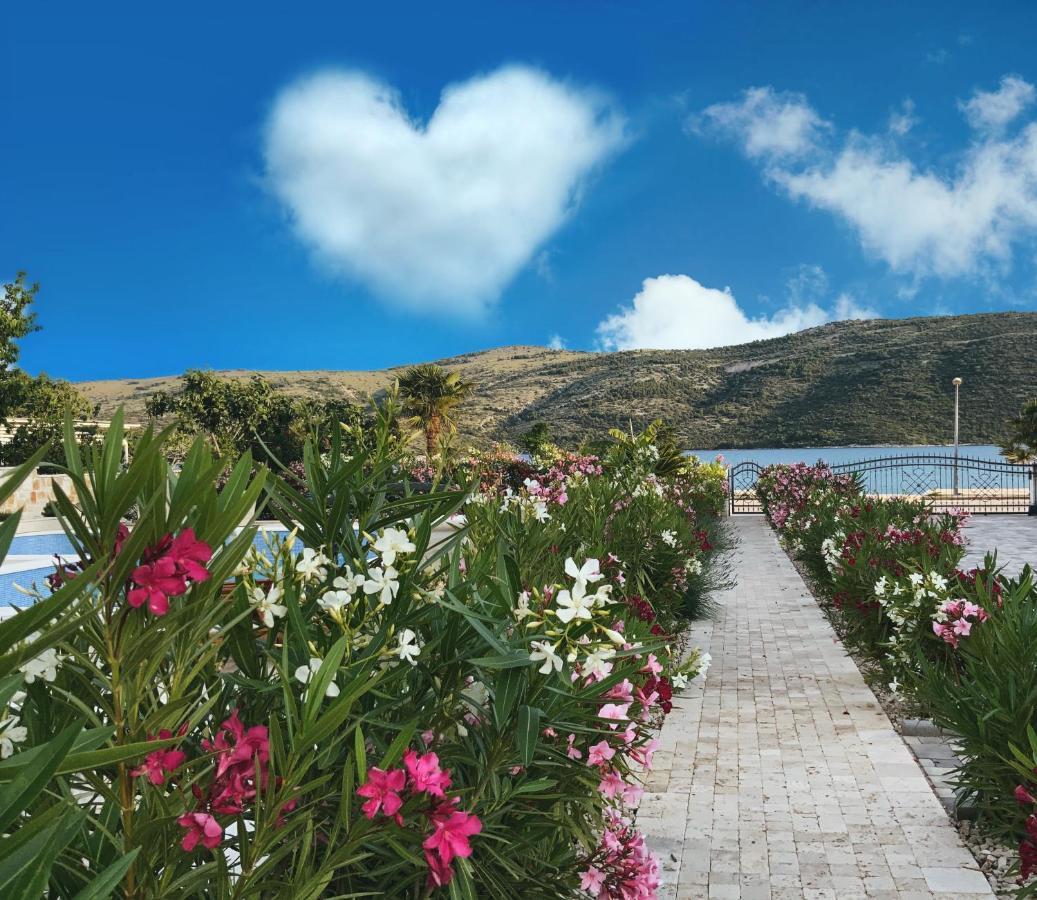 Villa Ludilo Mit 4 Apartments In Poljica - Marina Bei Trogir Split エクステリア 写真