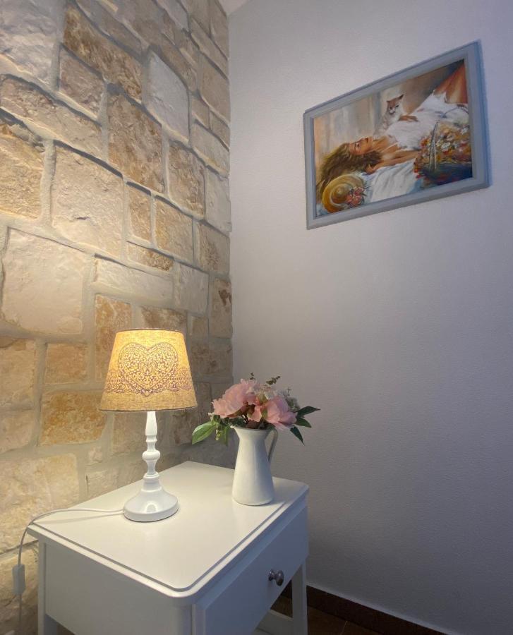 Villa Ludilo Mit 4 Apartments In Poljica - Marina Bei Trogir Split エクステリア 写真
