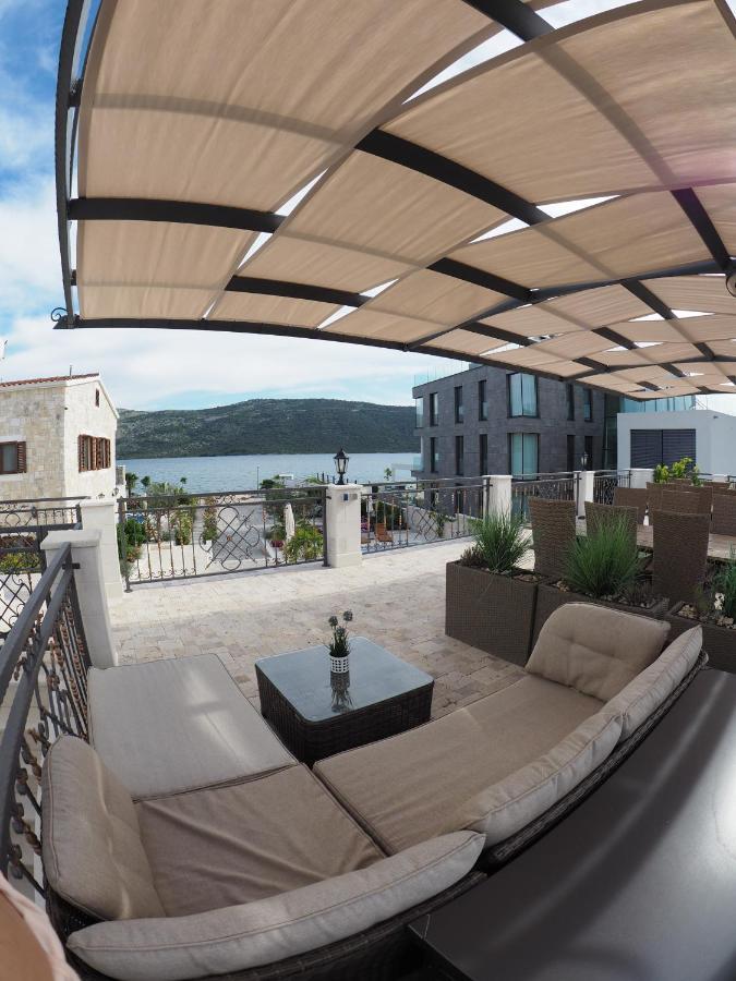 Villa Ludilo Mit 4 Apartments In Poljica - Marina Bei Trogir Split エクステリア 写真