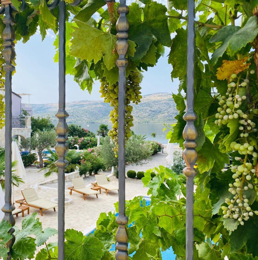 Villa Ludilo Mit 4 Apartments In Poljica - Marina Bei Trogir Split エクステリア 写真